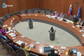 Koliko slovenskih poslancev je na kokainu?