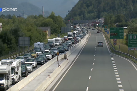 Koga vse premami moč in vpliv modrih luči na cesti?