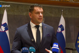 5.000 evrov kazni za palestinsko zastavo na uradni instituciji