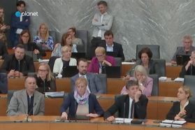 Tako odločna pa je predsednica Urška Klakočar Zupančič, ko začuti moč