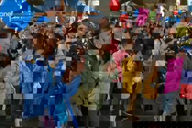 Nika Kovač doživela hud poraz. To si v resnici mislijo mlada dekleta o splavu.