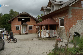 Video: Romi so strah in trepet Dolenjske. Levica pa prestrašene ljudi zmerja z rasisti. 