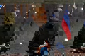 Nevidni zaposleni pri ministru Maljavcu v skrbeh. Kaj, če jih doseže ta Trumpov ukrep.