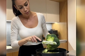 Nov vladini napad in poskus diskreditacije uglednega zdravnika. Kako je vpletena Tina Gaber?