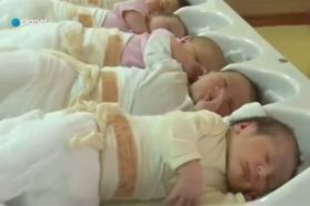 Za matere, ki so jim ukradli otroke ob rojstvu, v Sloveniji oblast nima posluha