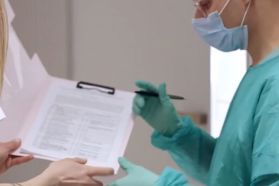 Če ne bodo pridni, jim bo vlada vzela licence