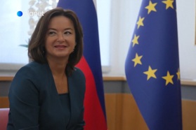 Kadrovanje tik pred odhodom: Tanja Fajon si je v zadnjem trenutku urejala sanjsko službo za 15.000 evrov na mesec!