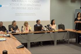 Stroka pa: Gre za degradacijo slovenščine